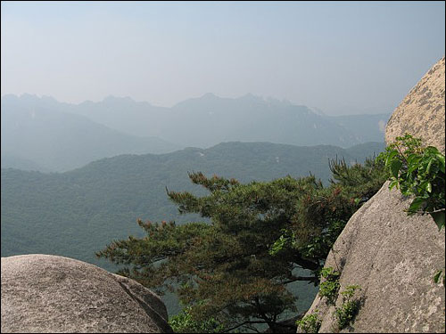 정상부에서 바라본 북한산 전경 